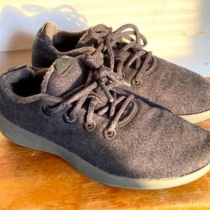 Allbirds Women’s All Black Wool Runners Size 10